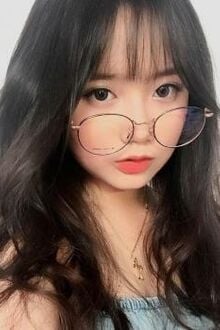 Ê, Nhóc Cận, Em Chọn Ai?