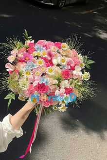 Sau Khi Bỏ Trốn Lại Trở Thành Vị Hôn Thê Của Tên Điên Cuồng
